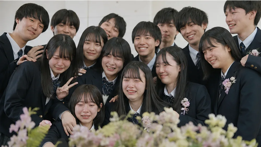 卒業・送別会 — 大切な人たちとの記念写真（架空写真）